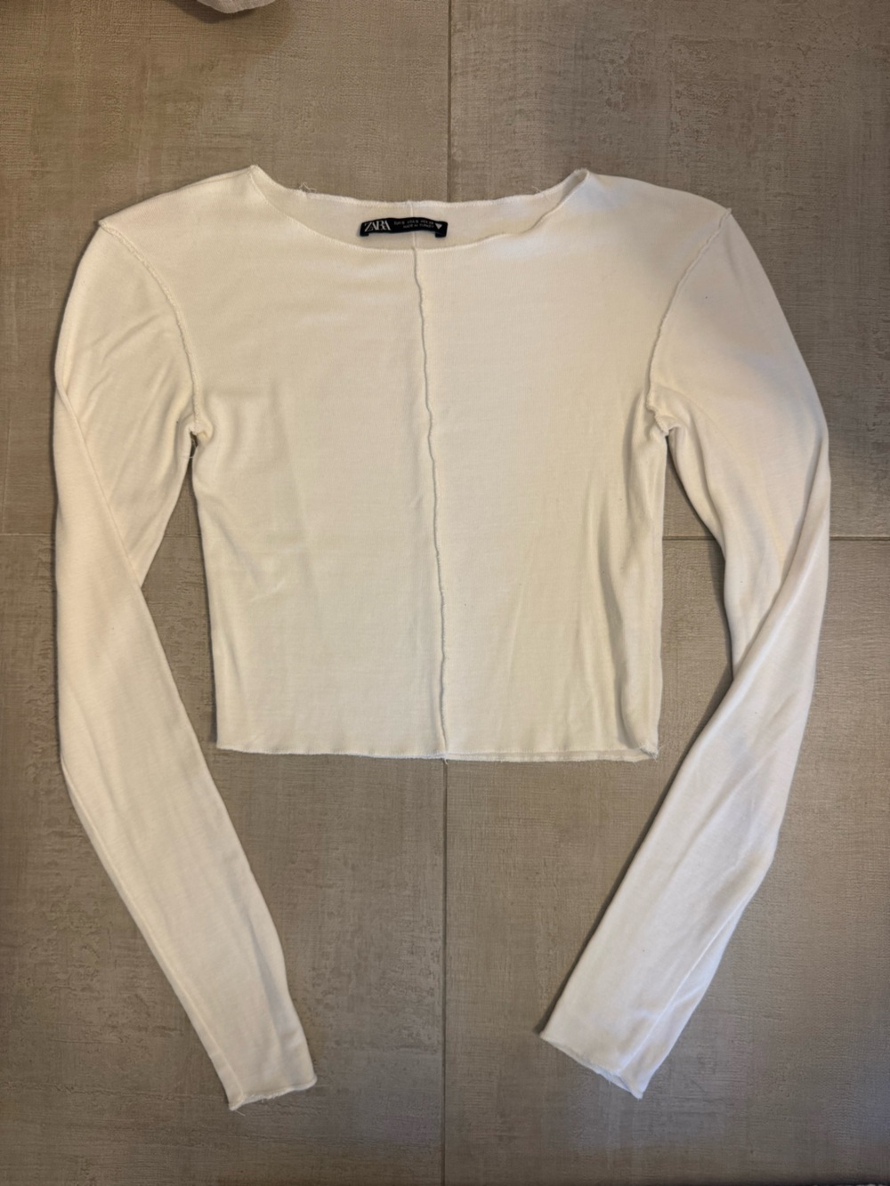 Zara Off-White Long Sleeve Cropped Tee